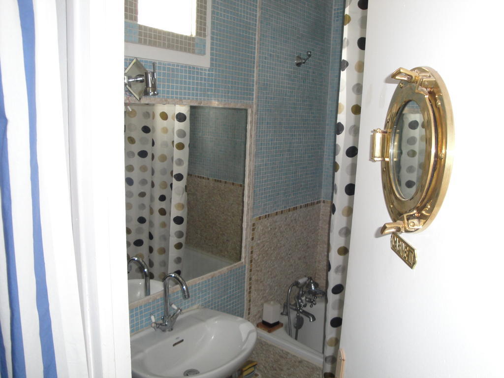 Almeria Garden Apartment باريس الغرفة الصورة